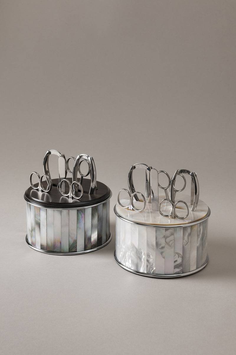 Lorenzi Milano Completo manicure da toilette con top in madreperla in Madreperla Vendita Calda